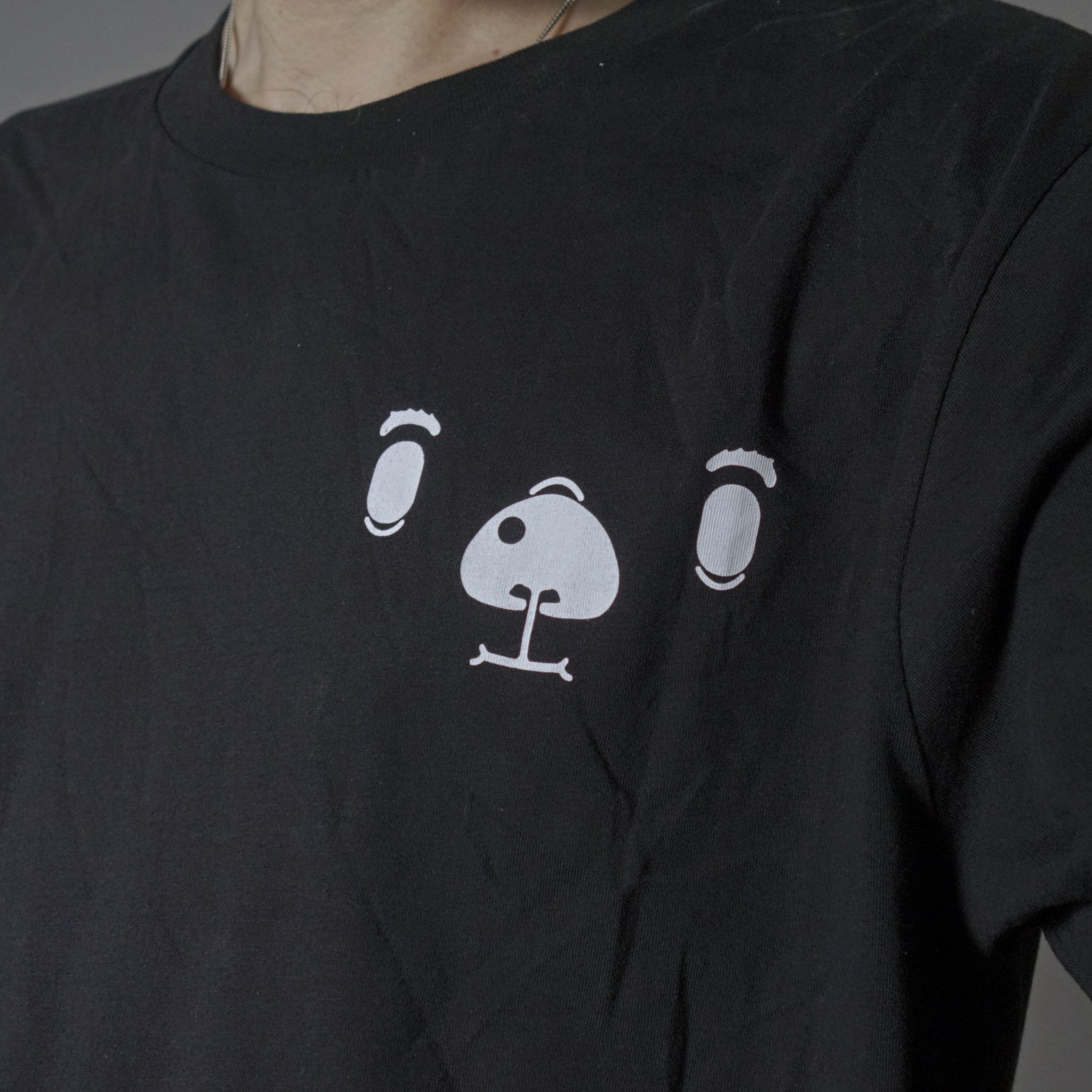T-shirt svart - liten björn